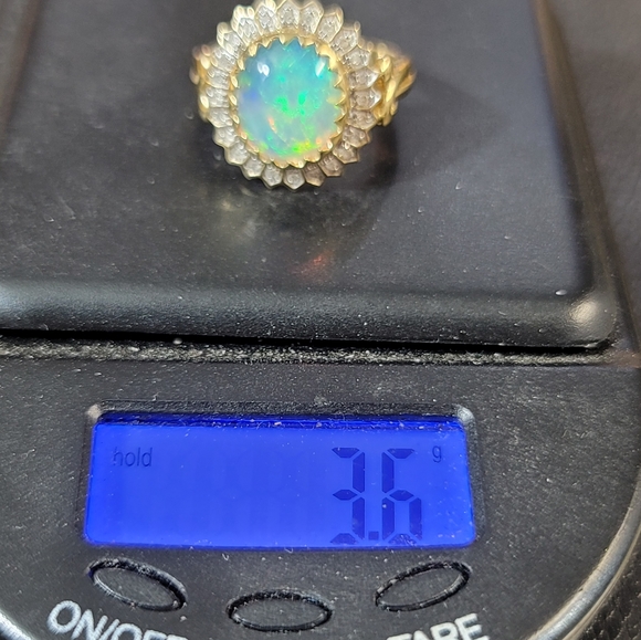 R437 10k Natural Opal and Diamond Ring.  Size7 - Picture 2 of 10